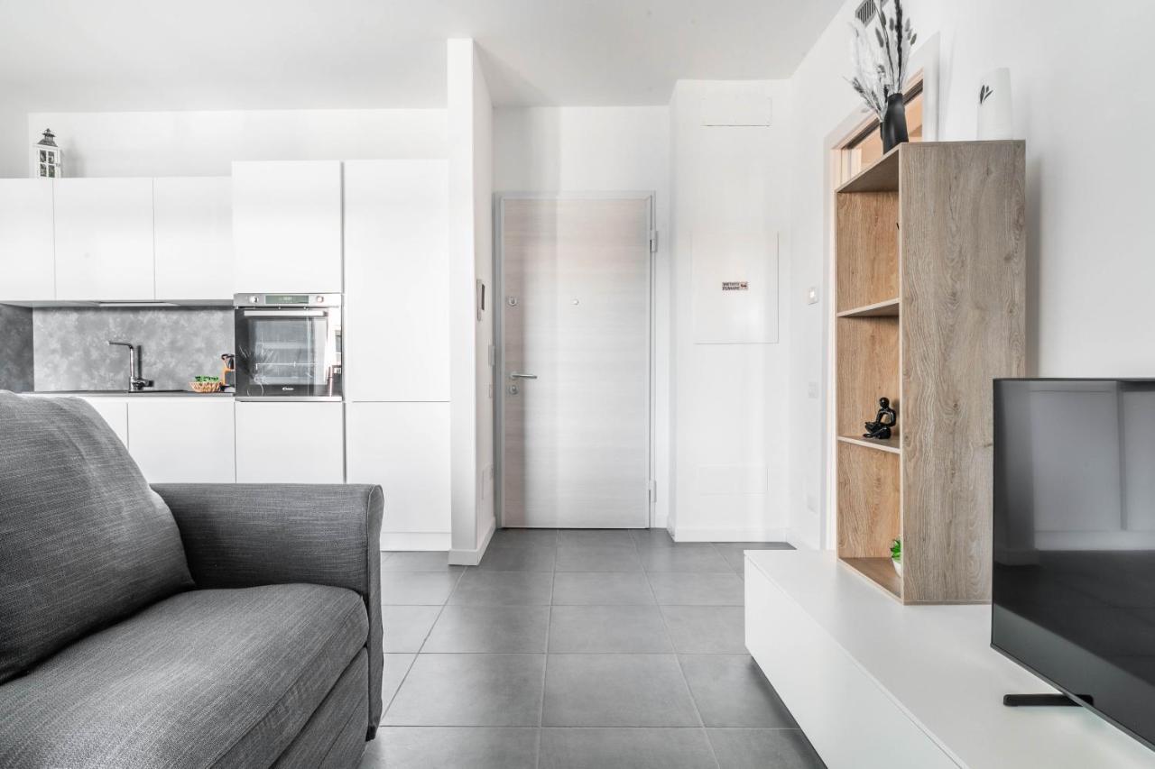 Harmony House - Rho Fiera 6Min - Free Parking - Terrace Lägenhet Milano Exteriör bild