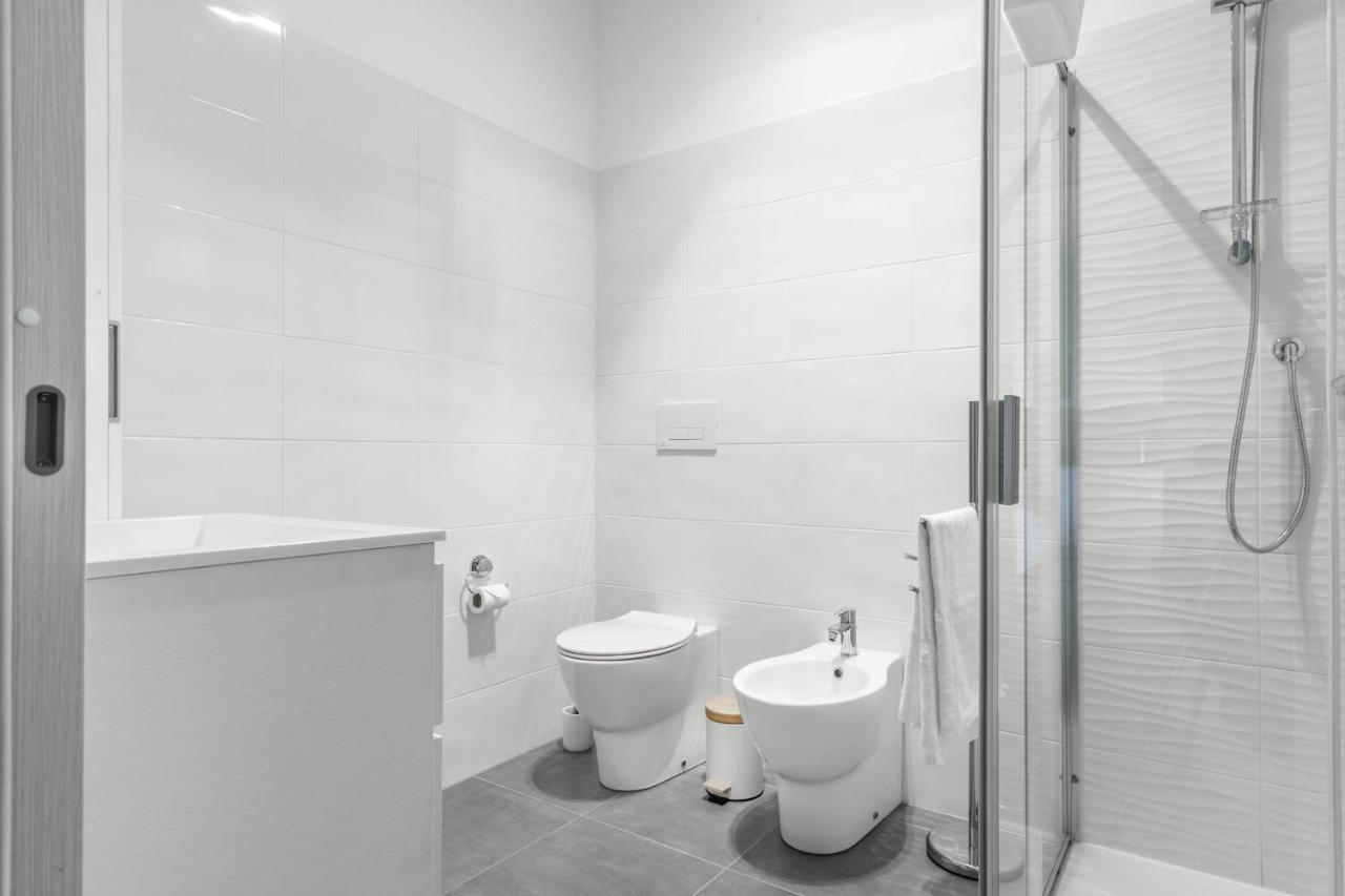 Harmony House - Rho Fiera 6Min - Free Parking - Terrace Lägenhet Milano Exteriör bild