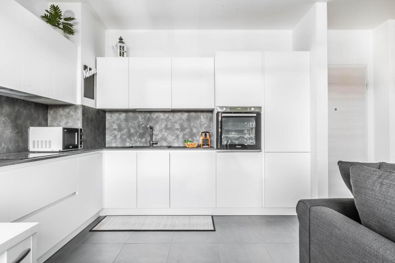 Harmony House - Rho Fiera 6Min - Free Parking - Terrace Lägenhet Milano Exteriör bild