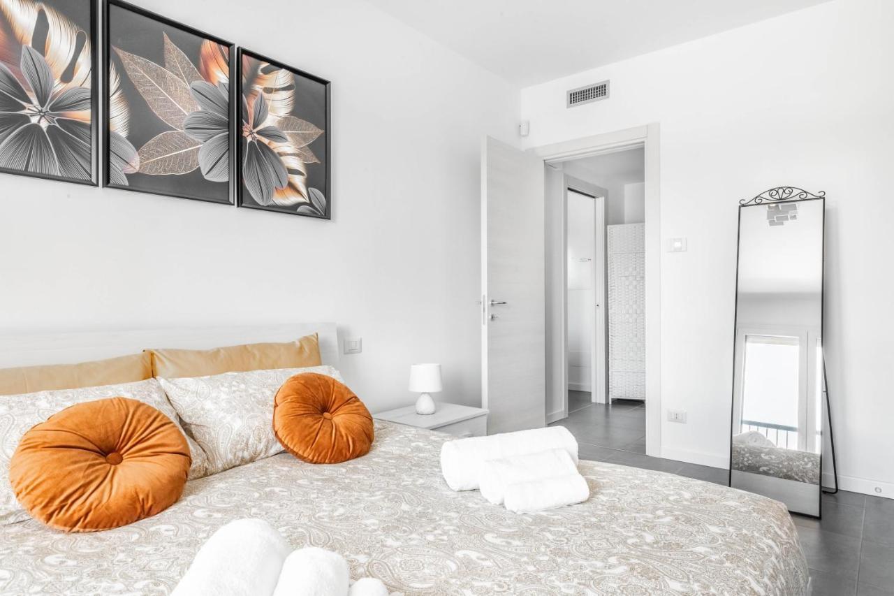Harmony House - Rho Fiera 6Min - Free Parking - Terrace Lägenhet Milano Exteriör bild